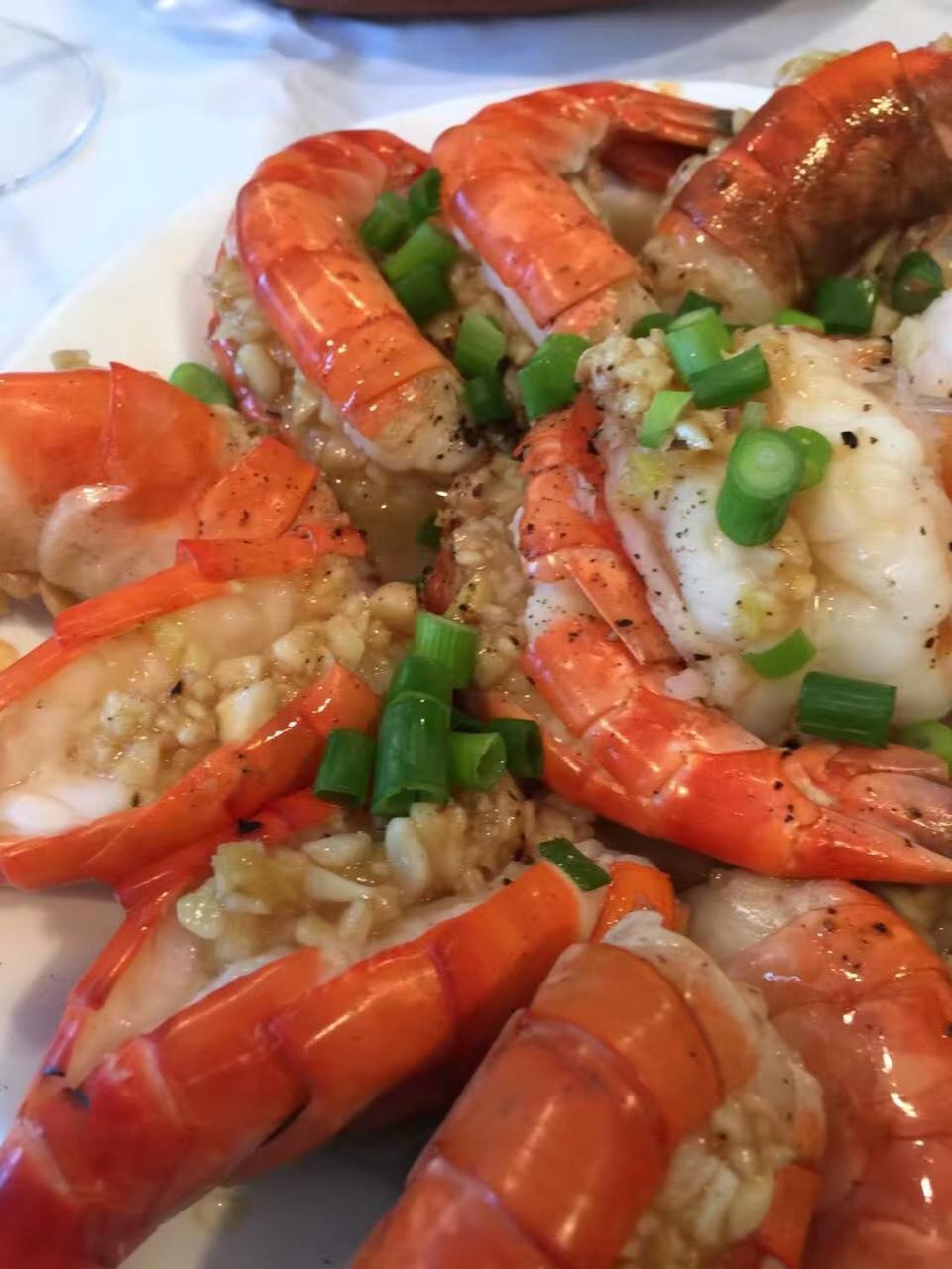Patong Heights Hotel Buitenkant foto Shrimp with garlic